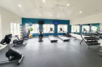 24/7 Fitness Center with Cardio Machines at Tracy Creek Apartments, Perrysburg 43551