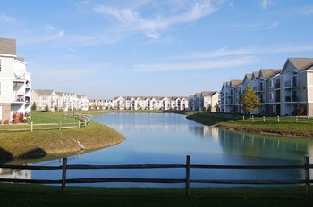 Picturesque Landscaping Picturesque Landscaping at Tracy Creek Apartments, Perrysburg, OH, 43551 - Photo Gallery 3