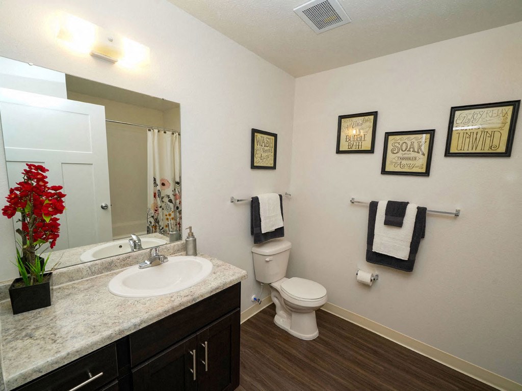 Bathroom Fitters at Trade Winds Apartment Homes, Nebraska
