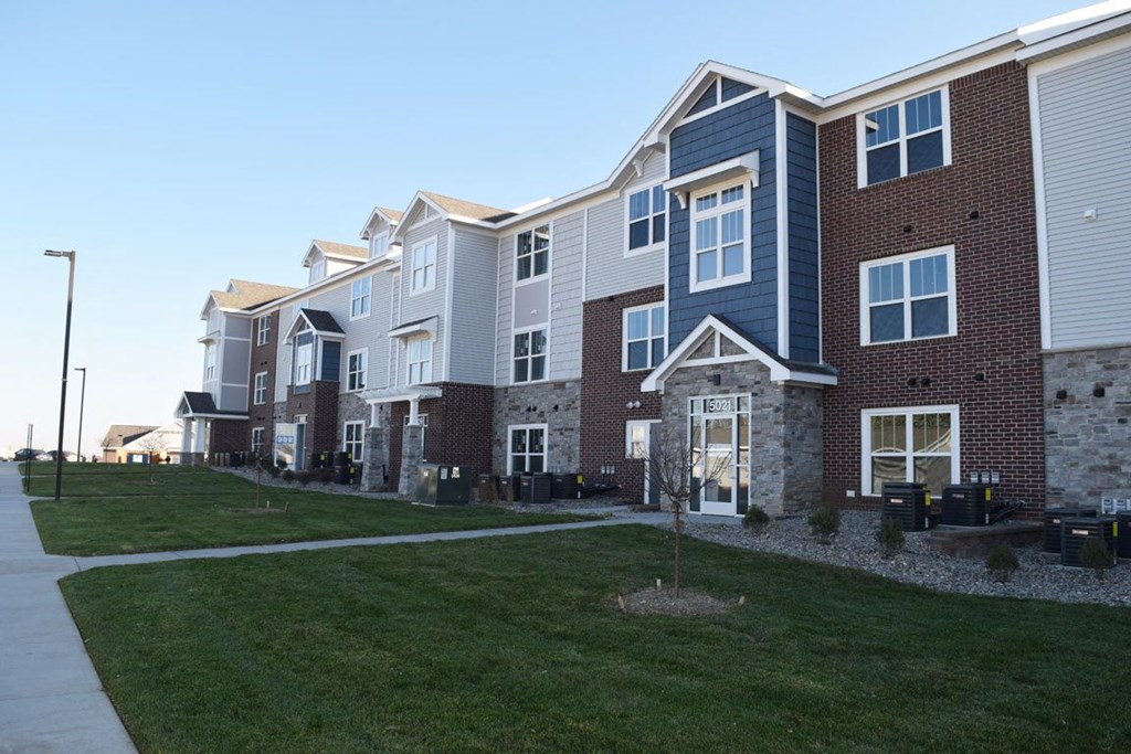 Beautifully Constructed Apartment Homes at Trade Winds Apartment Homes in Elkhorn, NE 68022