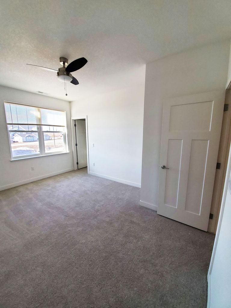 Bedroom Ceiling Fan at Trade Winds Apartment Homes, Elkhorn, Nebraska