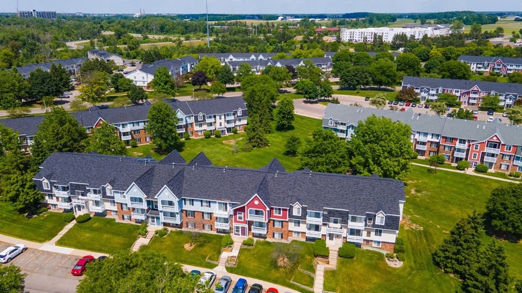 Park Like Grounds at Trappers Cove Apartments, Lansing, Michigan