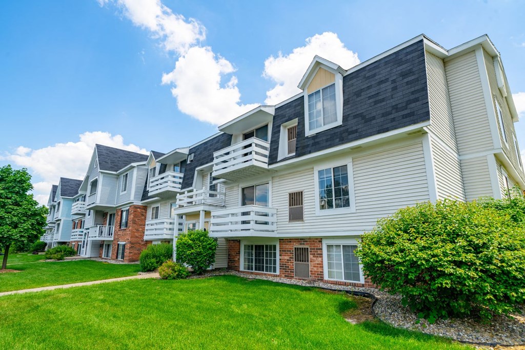 Well Maintained Buildings at Trappers Cove Apartments, Lansing, Michigan