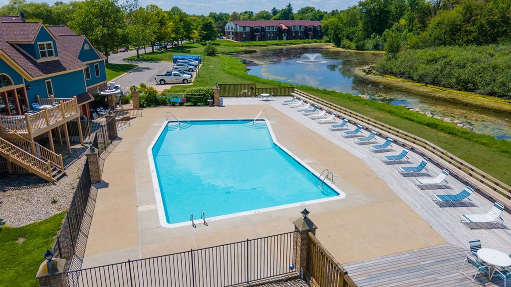 Blue Cool Swimming Pool at Trappers Cove Apartments, Lansing, 48910