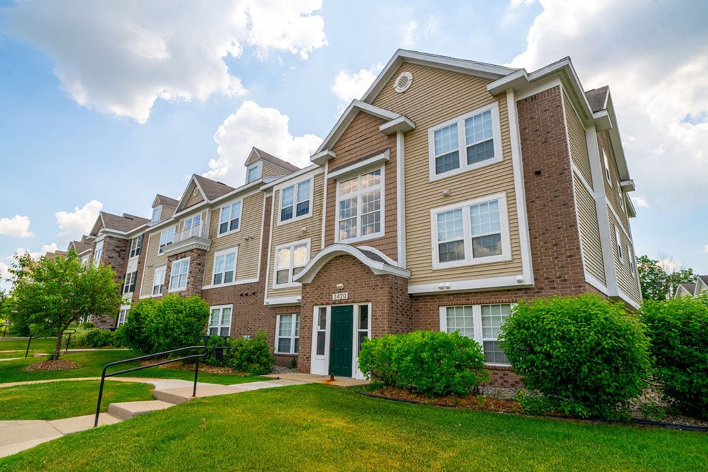 Premier Apartment Community at Trillium Pointe Apartment Homes, Jackson, MI