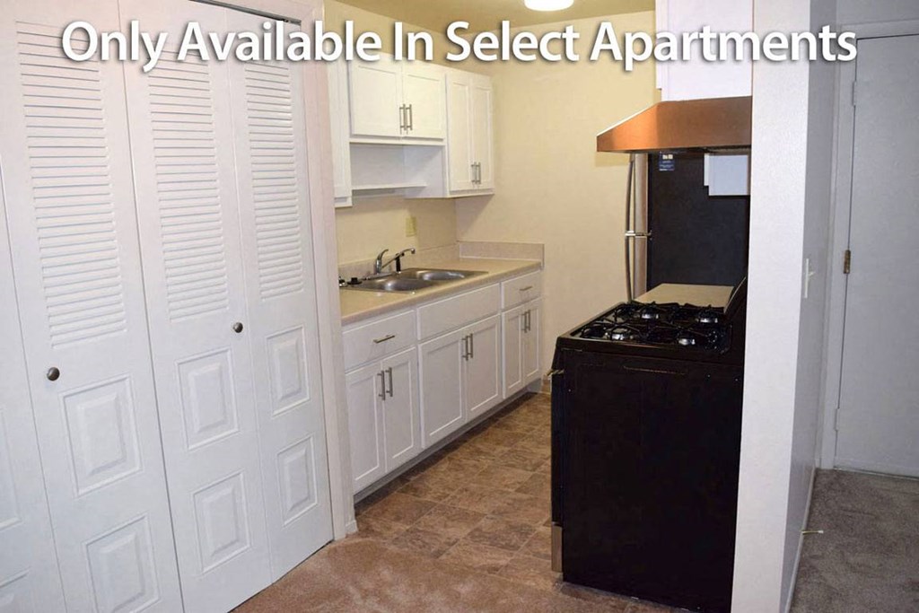 New Shaker Style Kitchen Cabinets at Walnut Trail Apartments, Michigan 49002