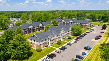 Well Maintained Buildings Well Maintained Buildings at Waverly Park Apartments, Lansing - Photo Gallery 5