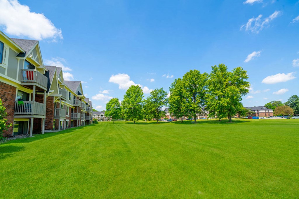 Manicured Lawns at Waverly Park Apartments, Michigan