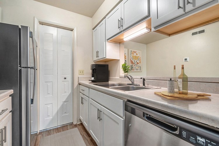 West Wind Apartments