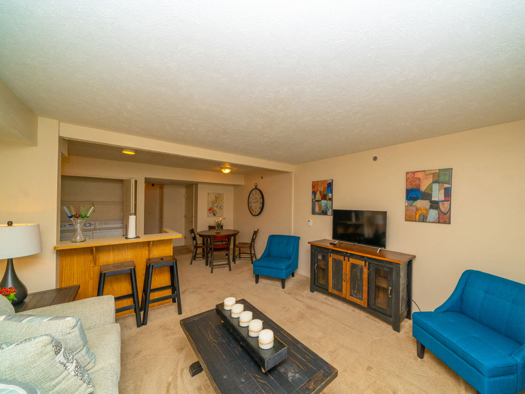 West Hampton Park Apartment Homes, 19312 Grant Plaza, Elkhorn, NE