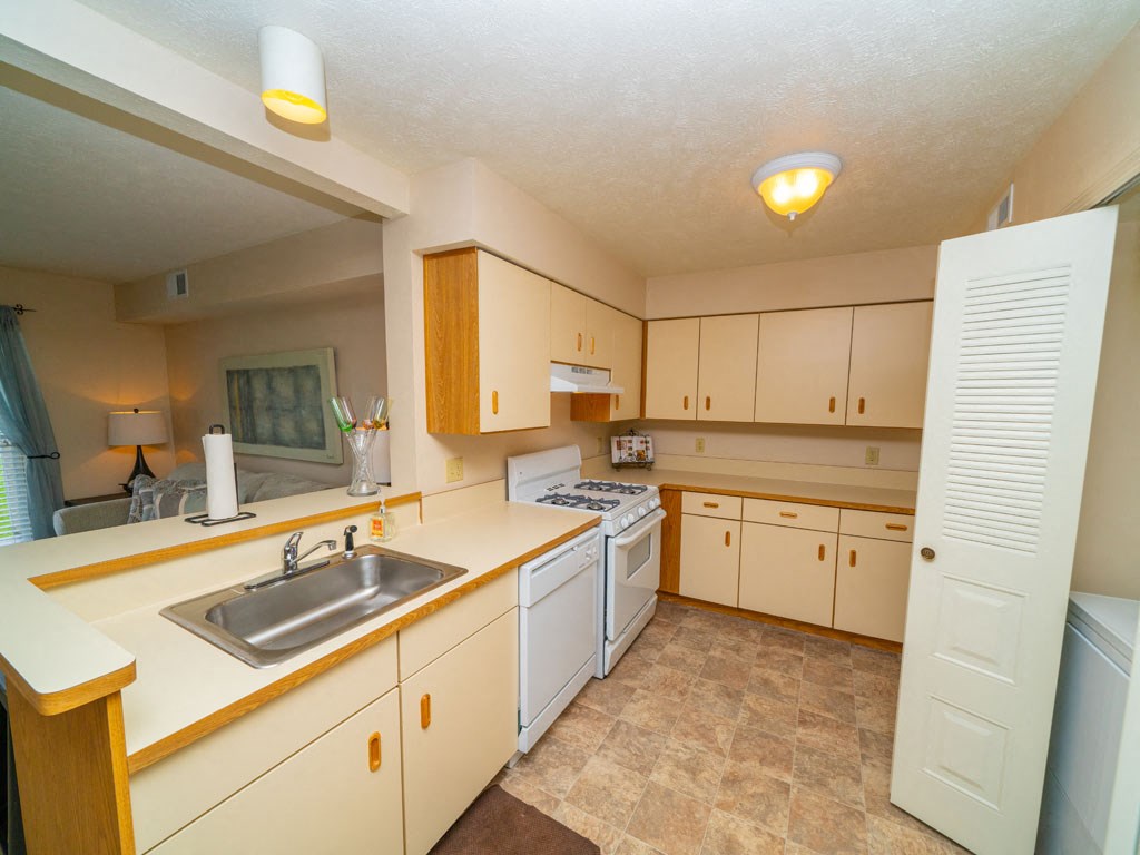 Double Stainless Steel Sink at West Hampton Park Apartment Homes, Elkhorn, NE, 68022