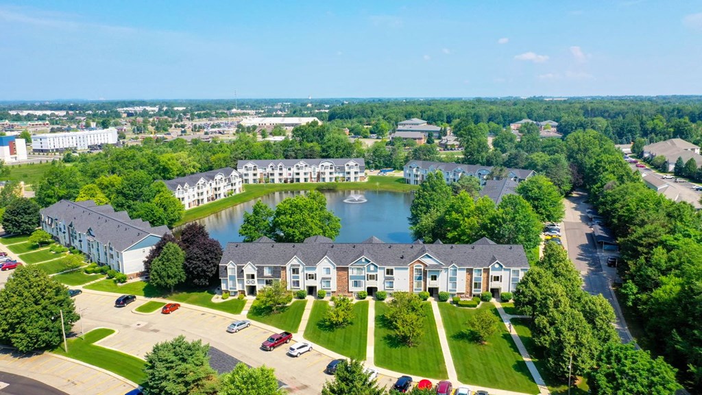 Beautiful Community with Ponds at Windmill Lakes Apartments in Holland, MI
