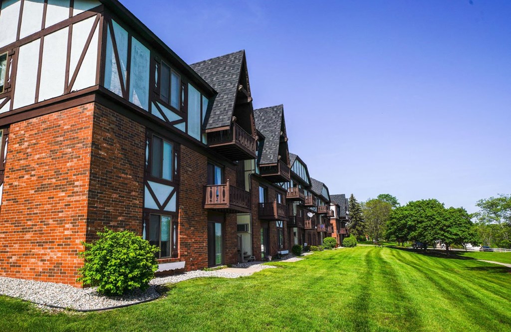 Exterior Building View at Wingate Apartments, Michigan