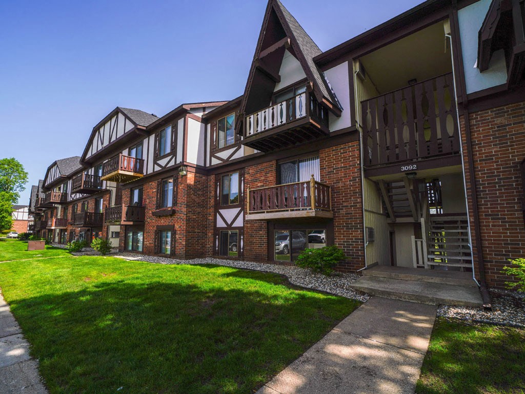Charming Exterior View at Wingate Apartments, Kentwood, 49512