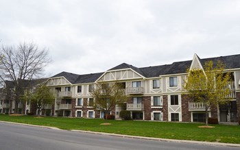 Apartments With Garden View Apartments With Garden View at Wingate Apartments, Kentwood, Michigan - Photo Gallery 3