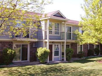 Attractive Community Attractive Community at Wood Creek Apartments, Kenosha - Photo Gallery 5