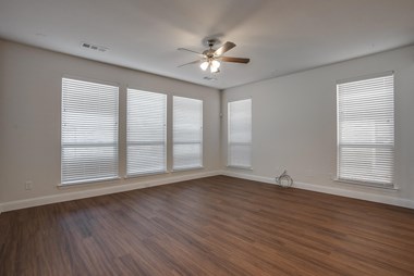 Ceiling Fan In Apartments at Cottages at The Realm, Lewisville, TX - Photo Gallery 5