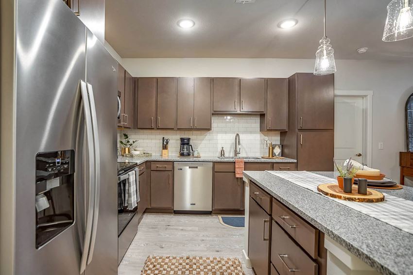 Fully Equipped Apartment Kitchen Fully Equipped Kitchen at Discovery at The Realm, Lewisville
