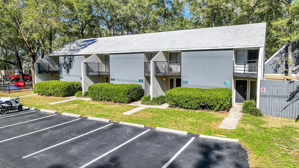 the building where the motel is located is clean and ready for guests to use