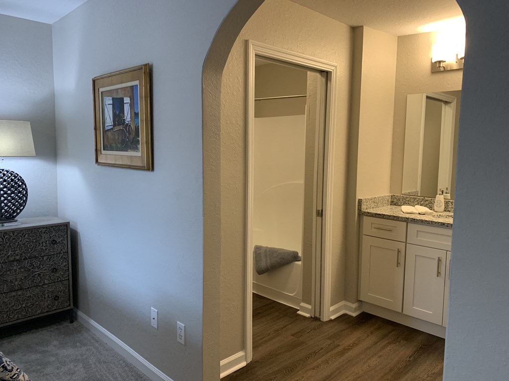 Compass master on suite with arch view