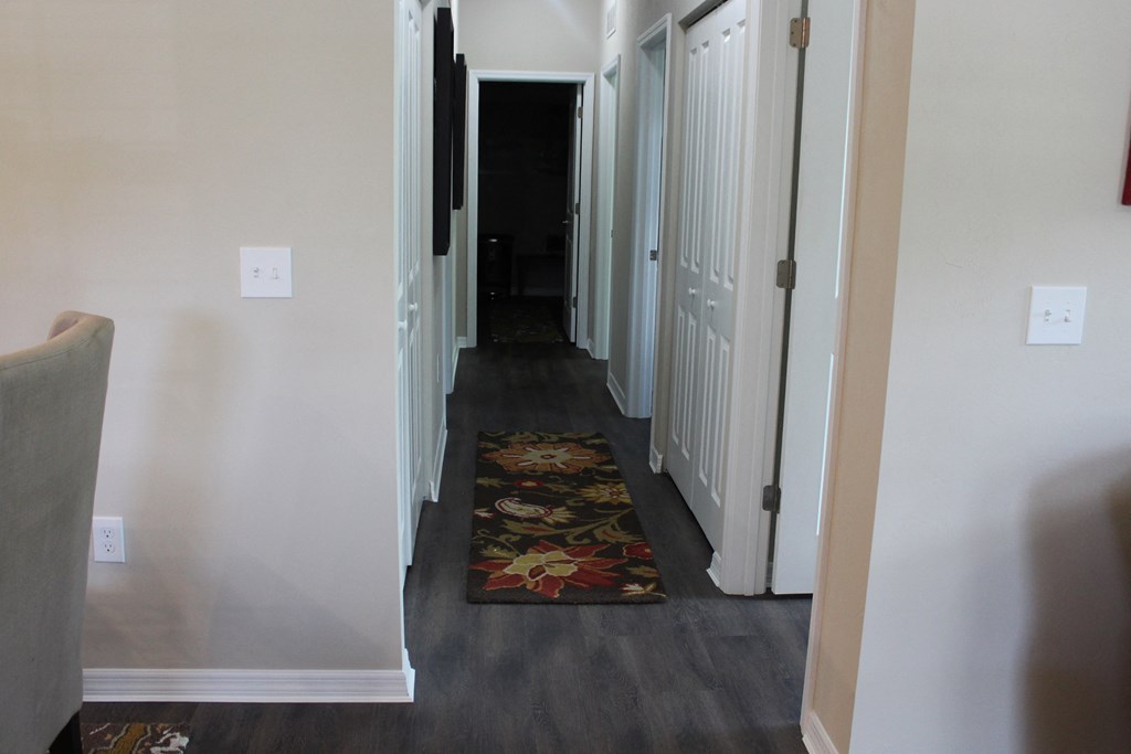 hallway to bedrooms, offie and nook, back patio