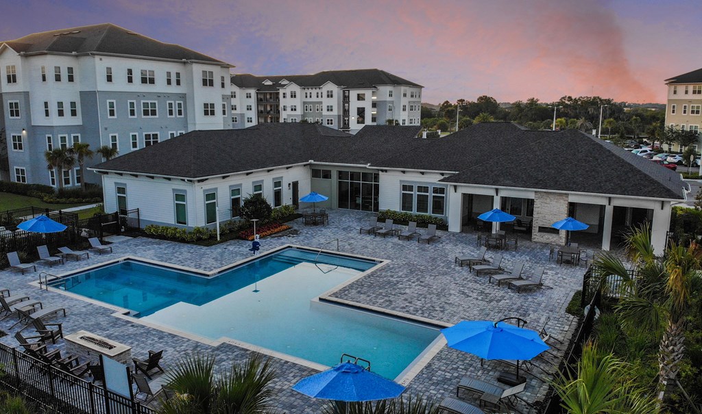 a swimming pool at the resort at longboat key club