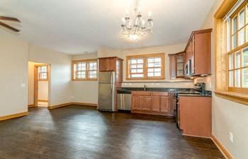 Dining/Living Room Dining/Living Room - Photo Gallery 4