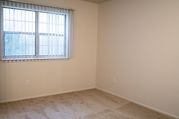 Bedroom with a window 15425 Wormer Studio-2 Beds Apartment for Rent - Photo Gallery 2
