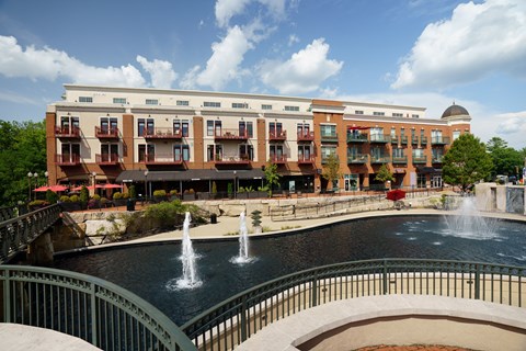 Fountain at the Residences of Creekside Plaza.