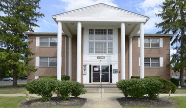 496 S. Hamilton Road #29 1-2 Beds Apartment for Rent - Photo Gallery 1