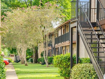 4900 Lisa St 1-3 Beds Apartment for Rent - Photo Gallery 4