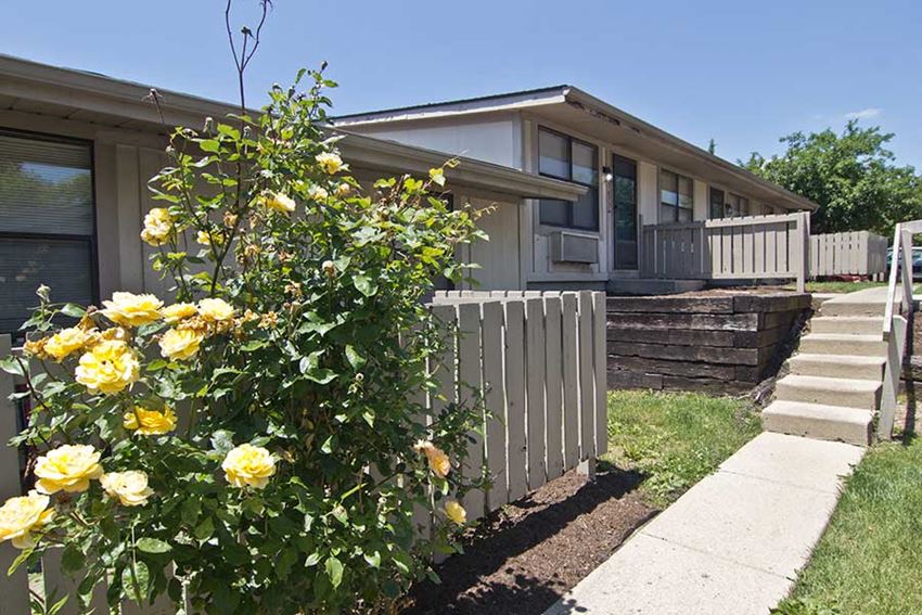 Bridgepoint I Apartments, 1500 Monument Road, Jacksonville, FL RENTCafé