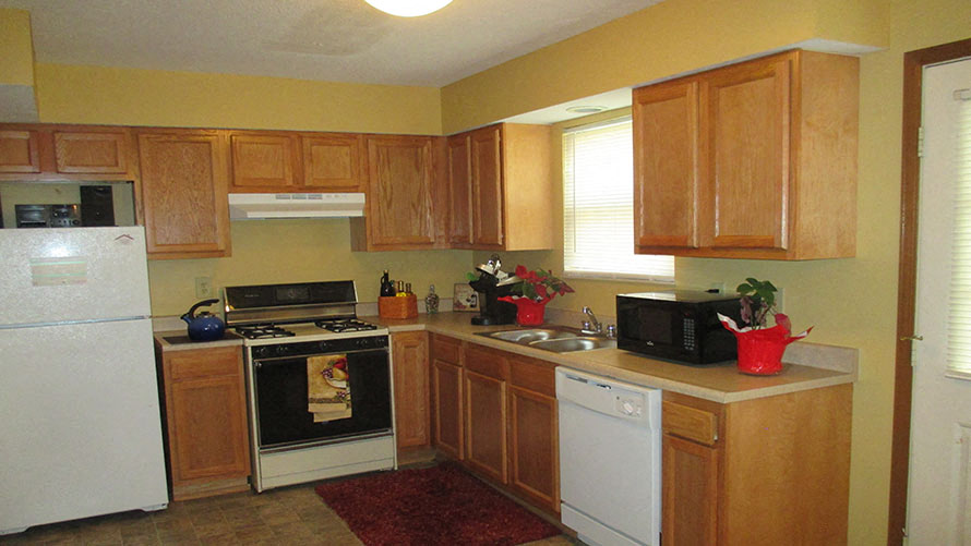 Aurora Townhomes is a similar property to Alexander Court located in Reynoldsburg