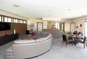 Resident clubhouse overlooking lounge area - Photo Gallery 5