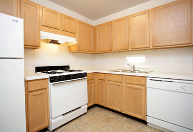 1718 W 55Th Ave 1-2 Beds Apartment for Rent - Photo Gallery 1