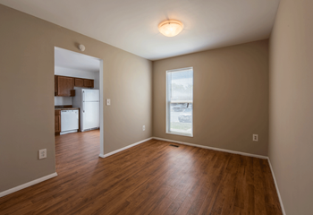 Dining room with woodlike flooring - Photo Gallery 5