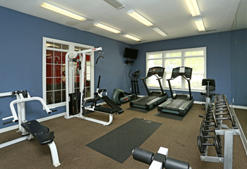 Fitness center with treadmills - Photo Gallery 5