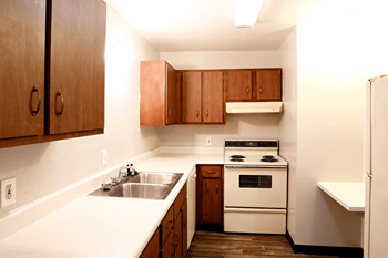 2008 Woodhaven Dr 1-3 Beds Apartment for Rent - Photo Gallery 4