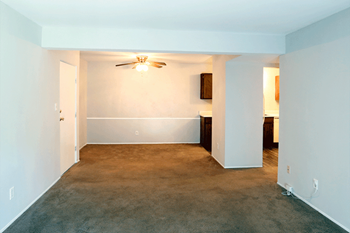 2008 Woodhaven Dr 1-3 Beds Apartment for Rent - Photo Gallery 6