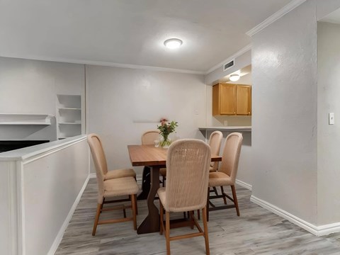401 Northwest Expressway 3 Beds Apartment for Rent
