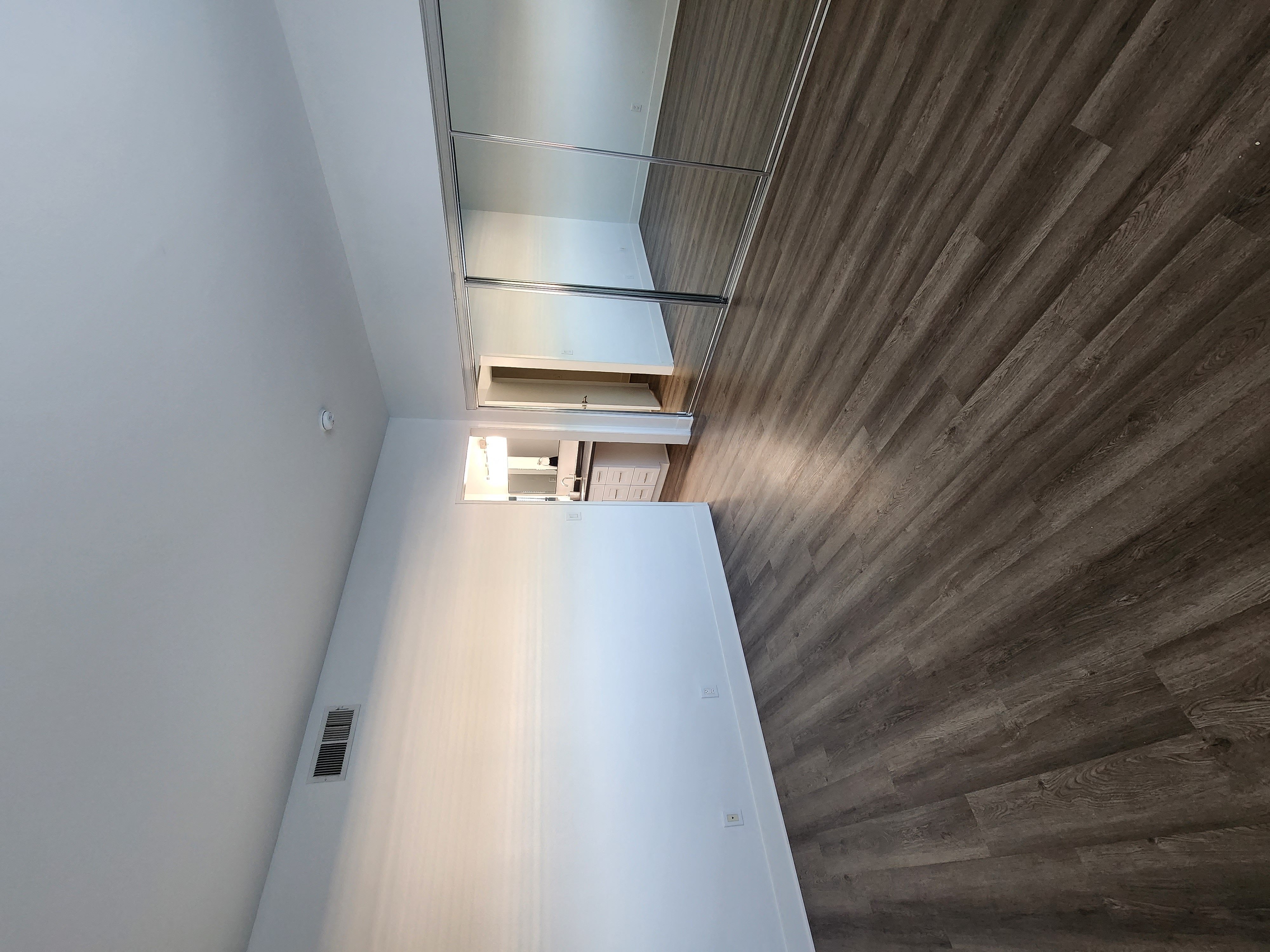 Citronia Luxe Towers Apartments, 18540 Citronia Street, Northridge, CA