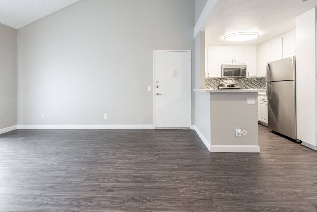 Renovated 1 Bedroom with vaulted ceilings