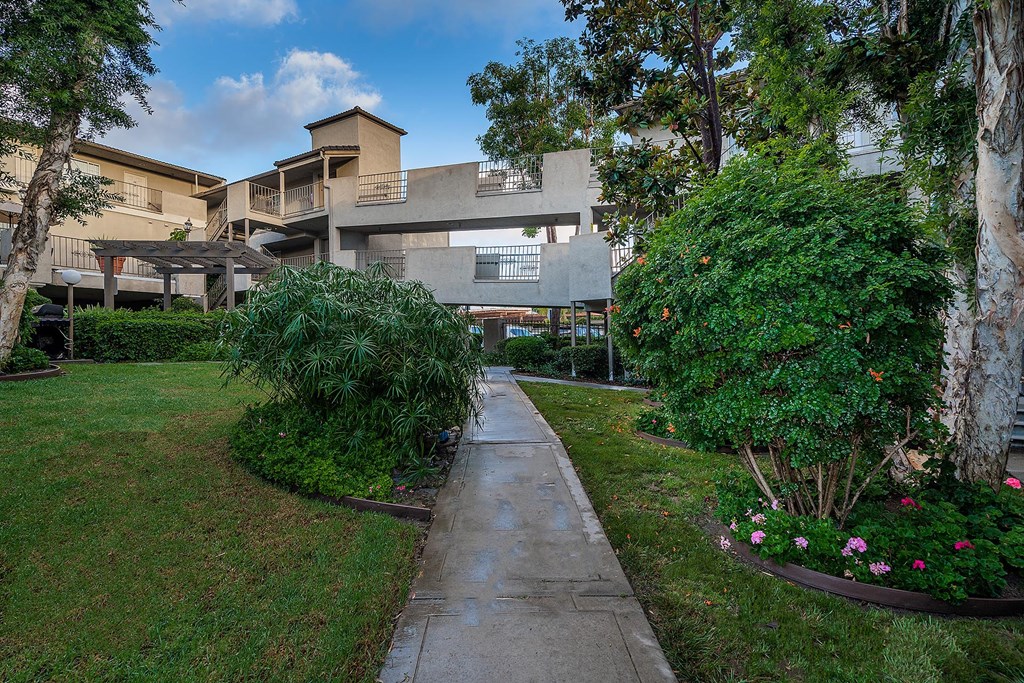 Chateau Spring Gardens Apartments