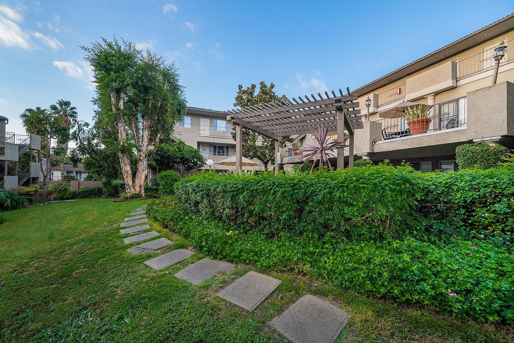 Chateau Spring Gardens Apartments