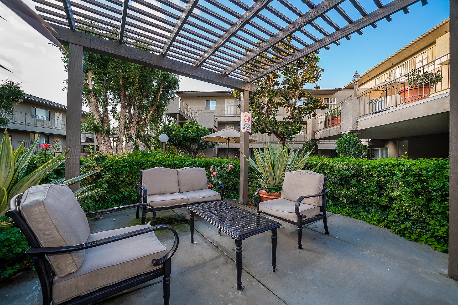 Chateau Spring Gardens Apartments