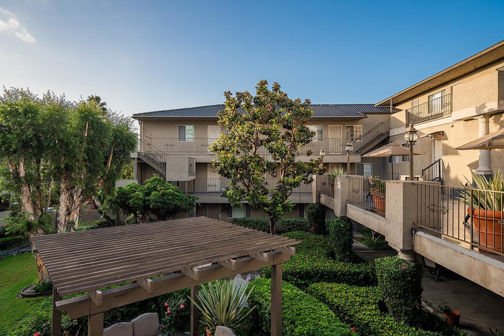 Chateau Spring Gardens Apartments