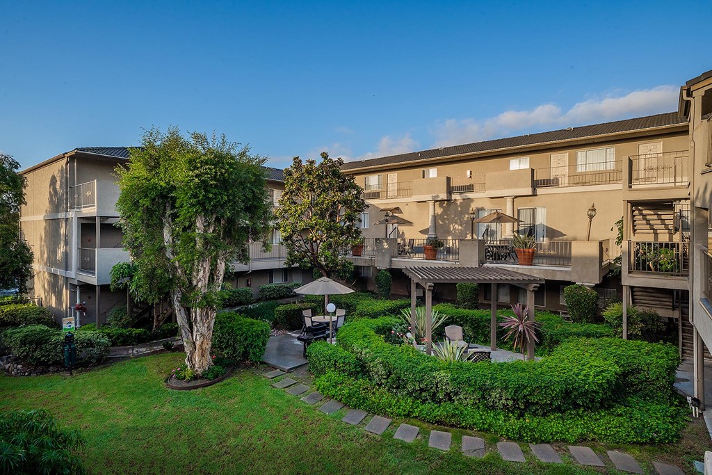 Chateau Spring Gardens Apartments