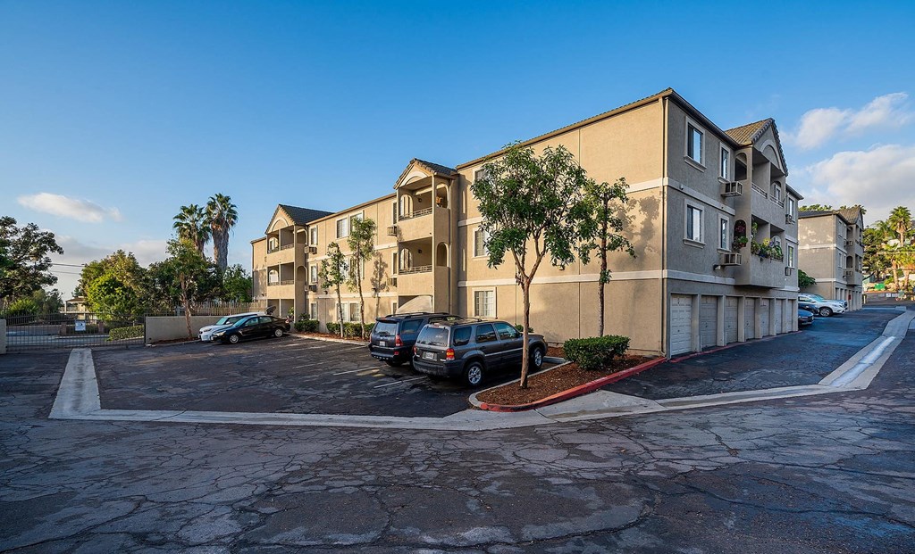 Chateau Spring Gardens Apartments