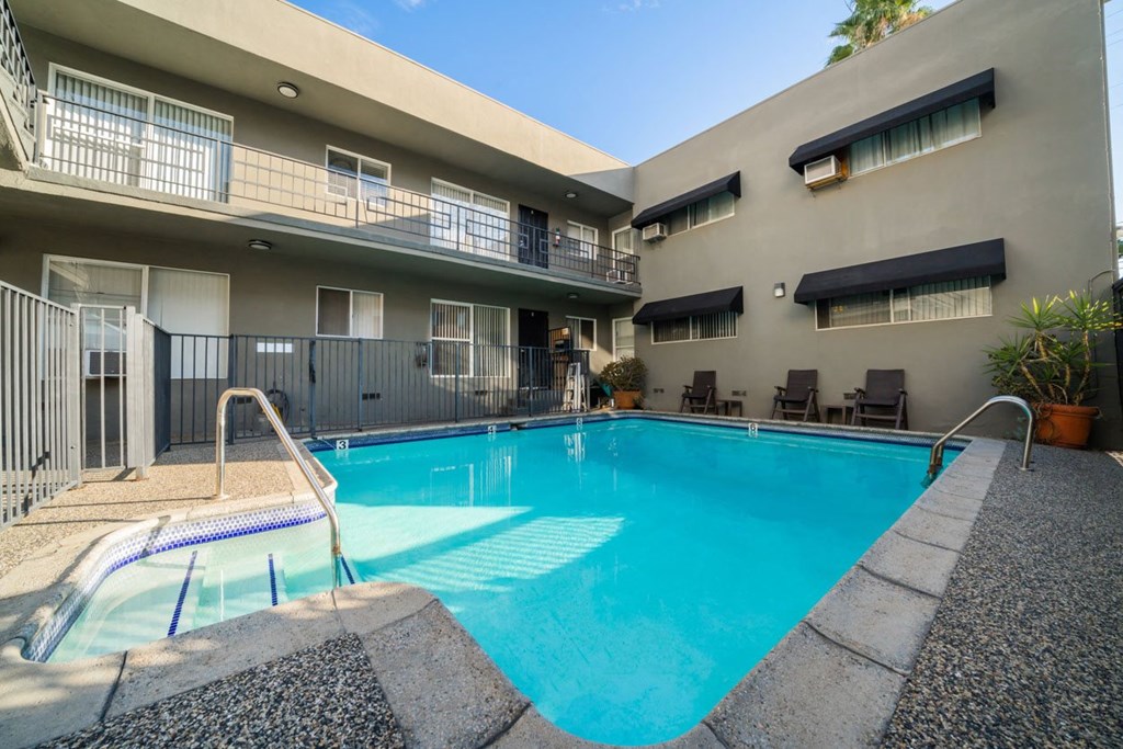 Chateau Sycamore Apartments