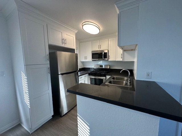 Chateau Woodley Hart Apartments is a similar property to Vanowen Plaza located in Van Nuys